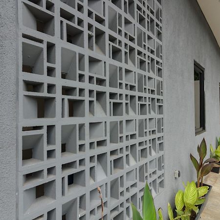 Reddoorz Near Puri Indah Mall Jakarta Exteriör bild