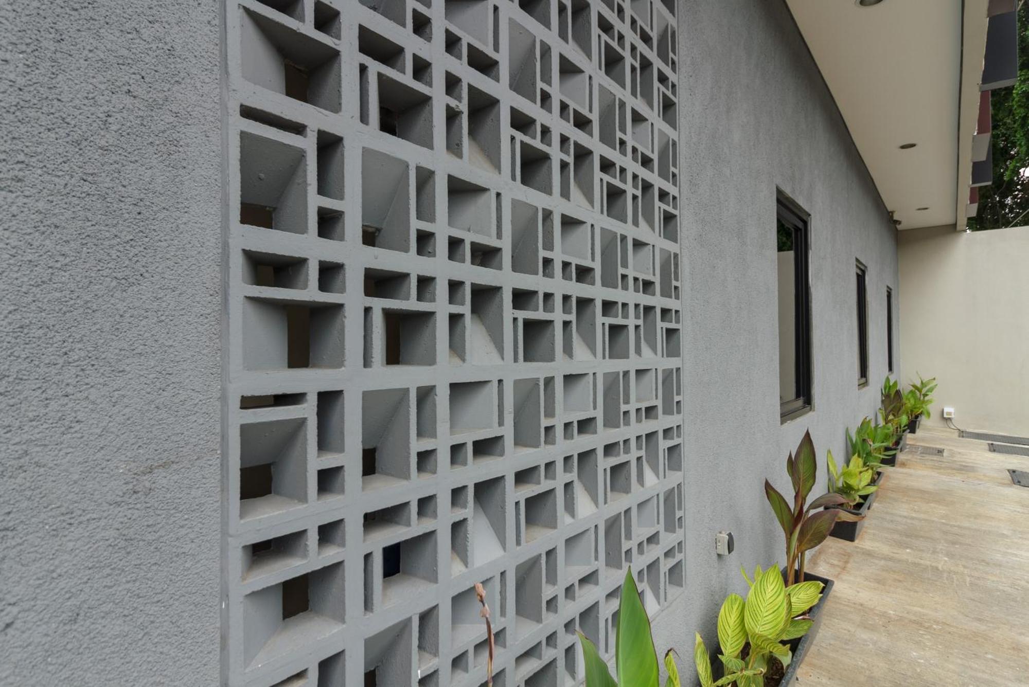 Reddoorz Near Puri Indah Mall Jakarta Exteriör bild